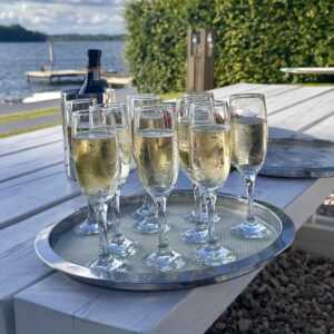 Aperitif z szampanem – opowieść o narodzinach szampana